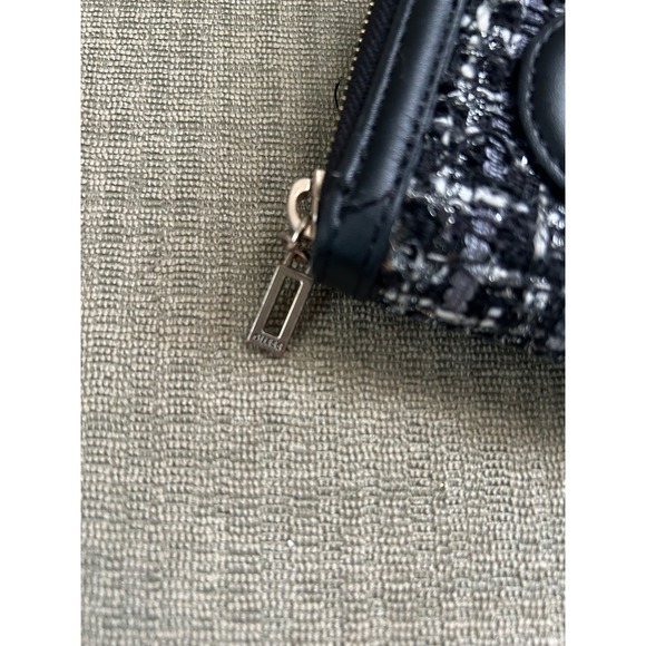 Y2K 2000s GUESS Tweed Wallet Black White Small Zip Around Wallet - Picture 2 of 5